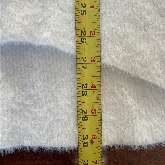 M MADE IN ITALY | Cream Fuzzy Batwing V-Neck Sweater | XL | NWT - Picture 12 of 17